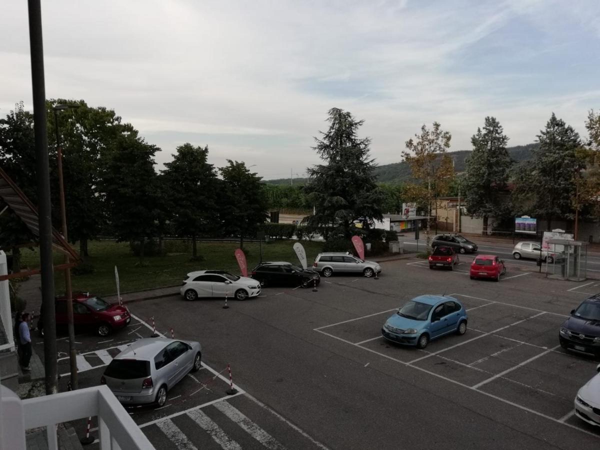 Bed and Breakfast Good Morning Shopping Serravalle Scrivia Exterior foto